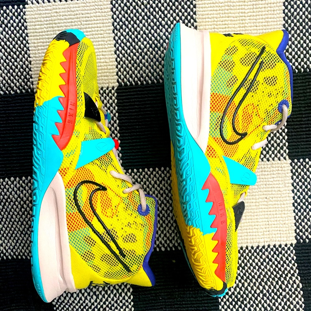 Nike Kyrie 7 (with box) 
1 World 1 People Yellow